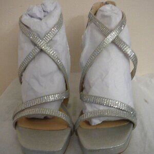 QIY Women's Silver Glitter 3.25" Chunky Heel Strappy Sandal Zip Back-Size 6-NEW